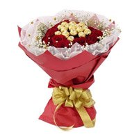 Online Rakhi Gift hamper Delivery Ferrero Rocher Chocolate encircled with 20 Red Roses